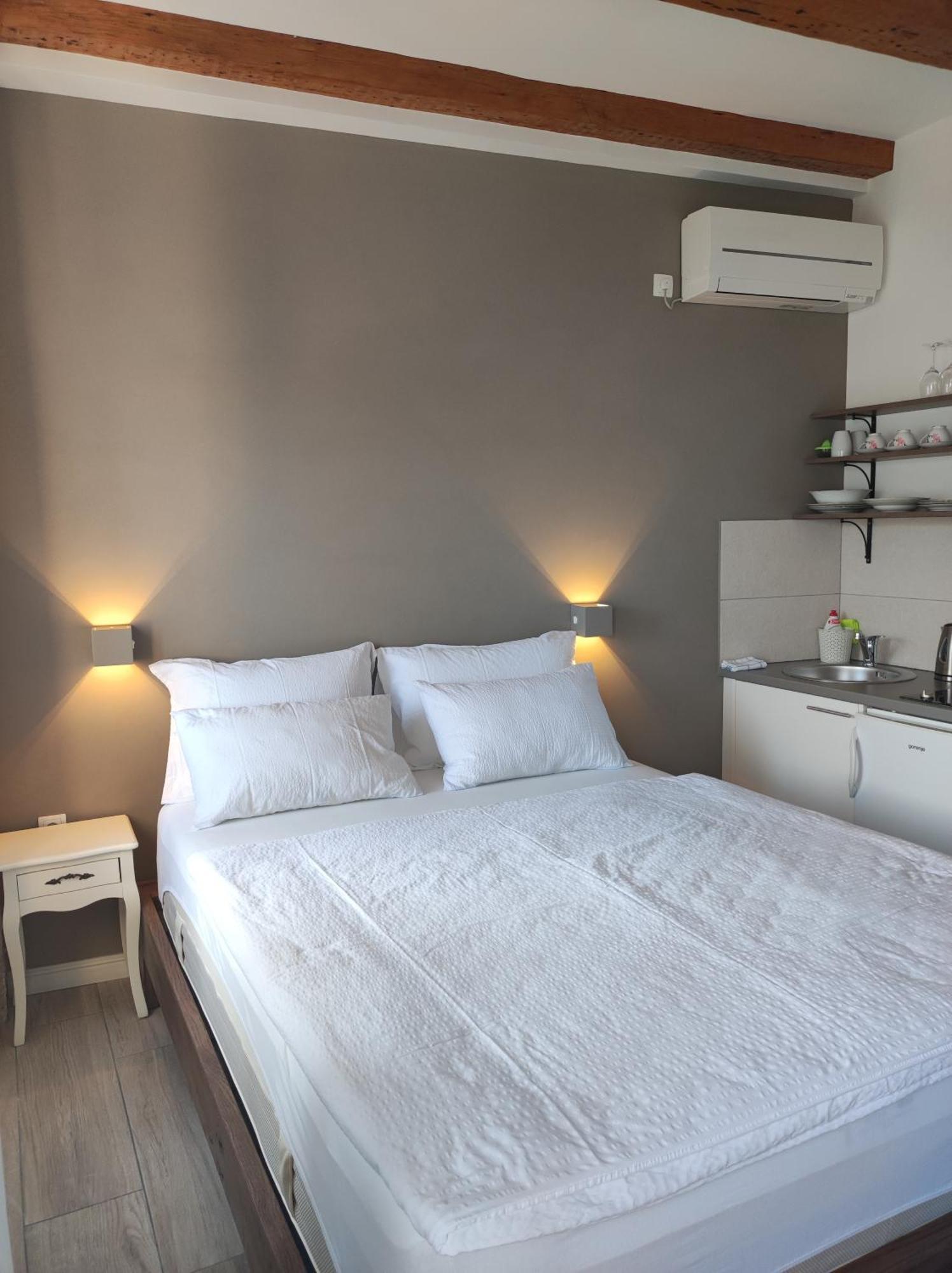 Apartments Krstulja Baška Δωμάτιο φωτογραφία